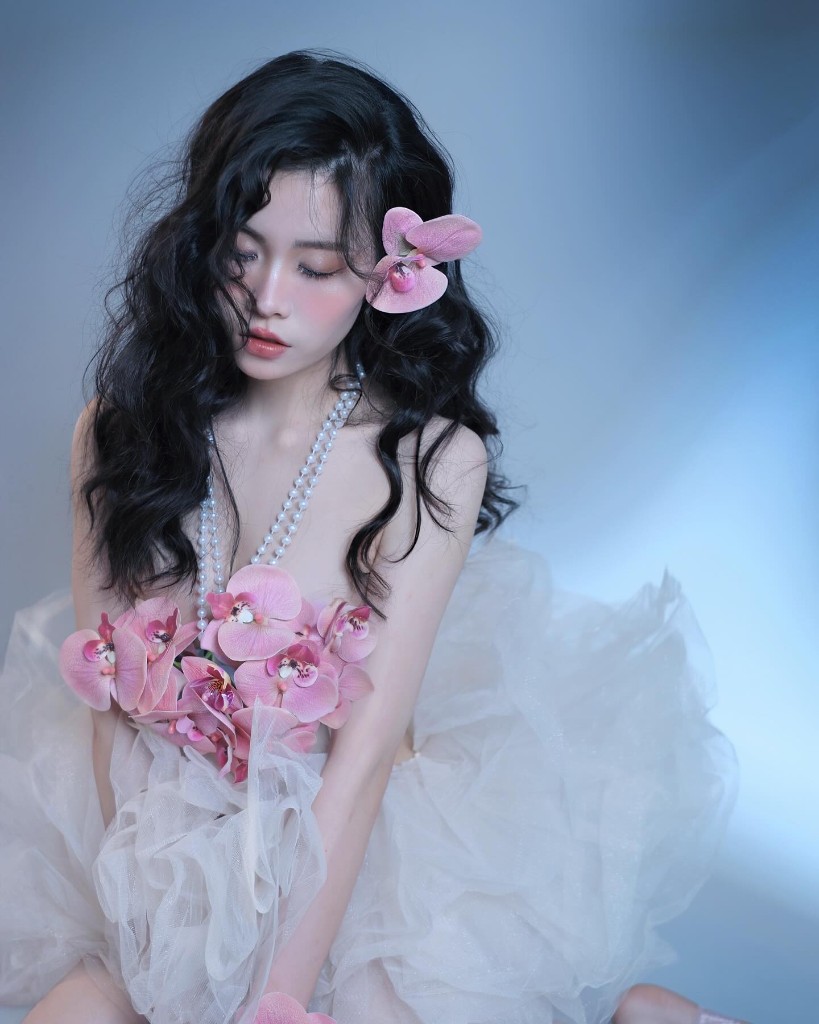 Playful studio portrait with props — Ninh Studio